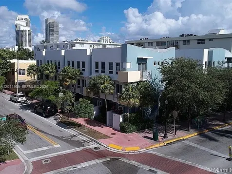 208 Washington Avenue Miami Beach FL 33139
