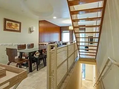 208 Washington Avenue Miami Beach FL 33139