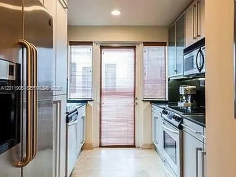 208 Washington Avenue Miami Beach FL 33139