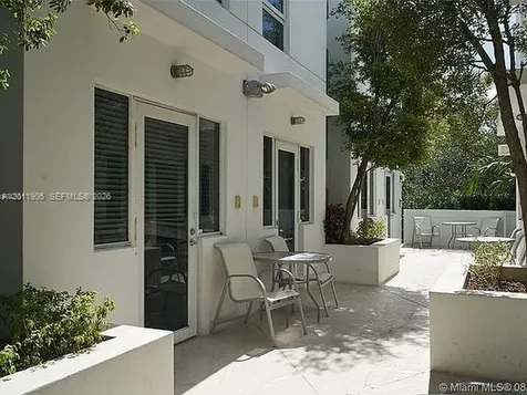 208 Washington Avenue Miami Beach FL 33139