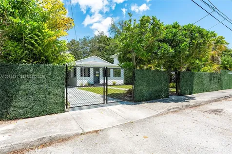 3655 Oak Avenue Miami FL 33133