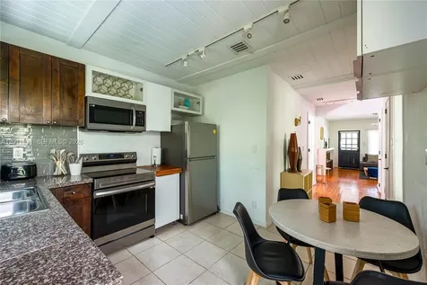 3655 Oak Avenue Miami FL 33133