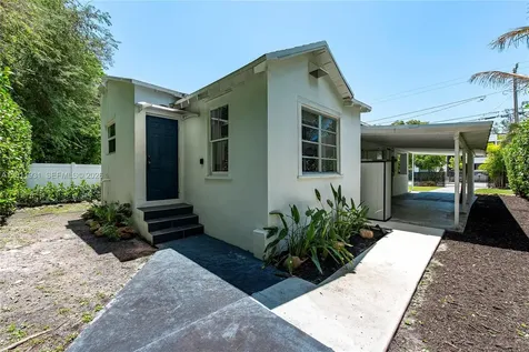 3655 Oak Avenue Miami FL 33133