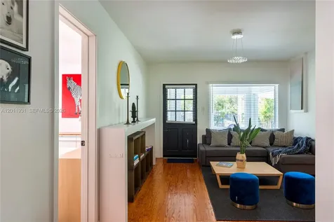 3655 Oak Avenue Miami FL 33133