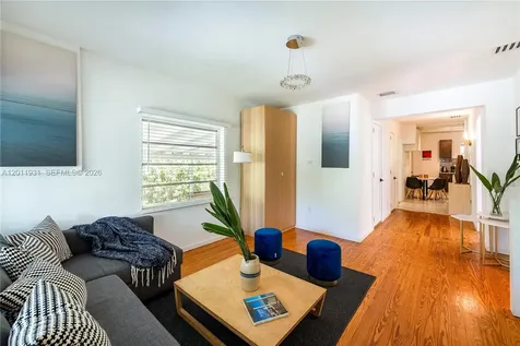 3655 Oak Avenue Miami FL 33133