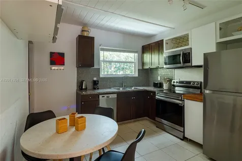 3655 Oak Avenue Miami FL 33133