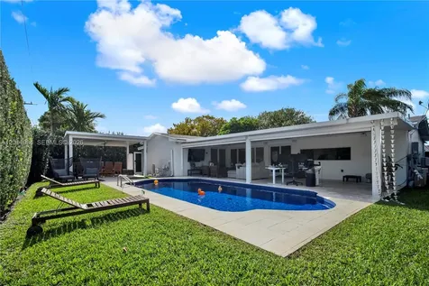 21015 NE 19th Court Miami FL 33179