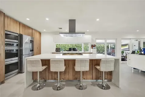 21015 NE 19th Court Miami FL 33179