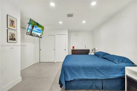 21015 NE 19th Court Miami FL 33179