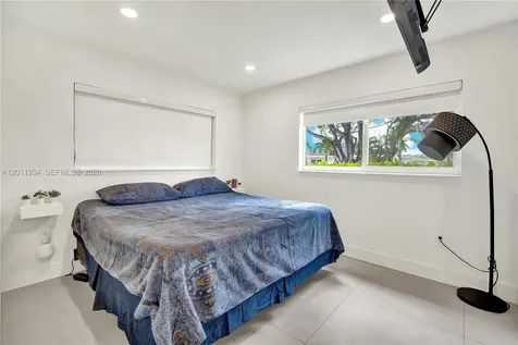 21015 NE 19th Court Miami FL 33179