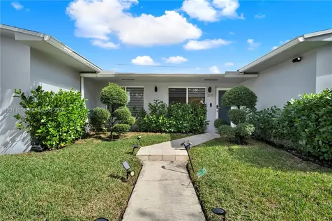 21015 NE 19th Court Miami FL 33179
