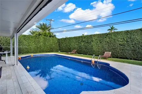 21015 NE 19th Court Miami FL 33179