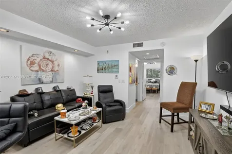 800 SW 137th Avenue Pembroke Pines FL 33027