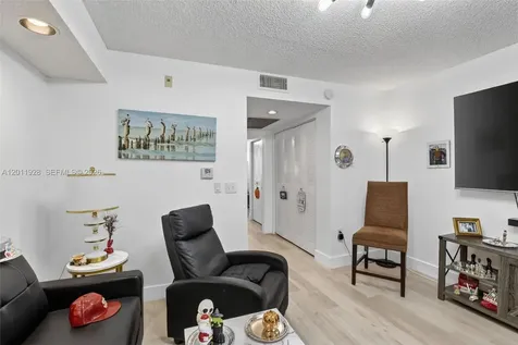 800 SW 137th Avenue Pembroke Pines FL 33027