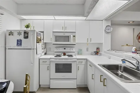 800 SW 137th Avenue Pembroke Pines FL 33027
