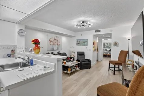 800 SW 137th Avenue Pembroke Pines FL 33027