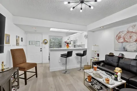 800 SW 137th Avenue Pembroke Pines FL 33027