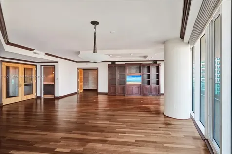 19955 NE 38th Court Aventura FL 33180