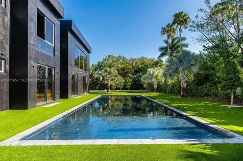 13500 SW 69th Avenue Pinecrest FL 33156