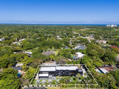 13500 SW 69th Avenue Pinecrest FL 33156