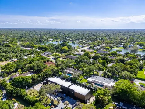 13500 SW 69th Avenue Pinecrest FL 33156