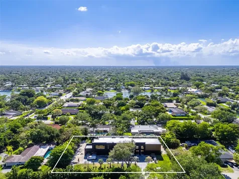13500 SW 69th Avenue Pinecrest FL 33156