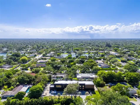 13500 SW 69th Avenue Pinecrest FL 33156