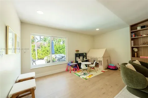 10461 SW 121st Street Miami FL 33176