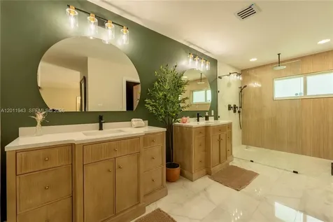 10461 SW 121st Street Miami FL 33176
