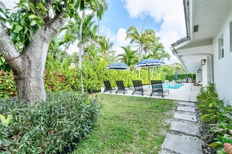 10461 SW 121st Street Miami FL 33176