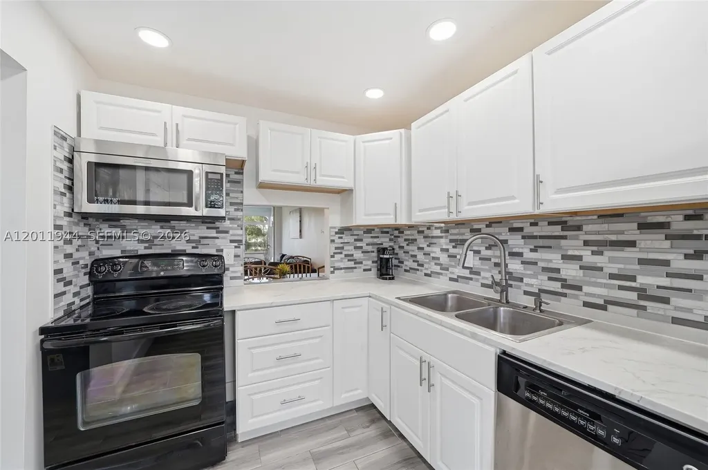 5860 NW 64th Avenue Tamarac FL 33319