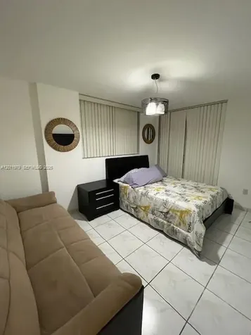 1621 Collins Avenue Miami Beach FL 33139