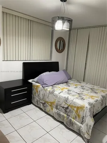 1621 Collins Avenue Miami Beach FL 33139