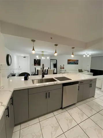 1621 Collins Avenue Miami Beach FL 33139