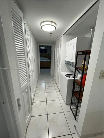 1621 Collins Avenue Miami Beach FL 33139