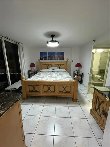 1621 Collins Avenue Miami Beach FL 33139
