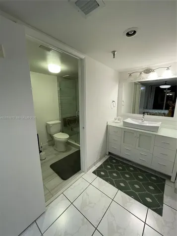 1621 Collins Avenue Miami Beach FL 33139