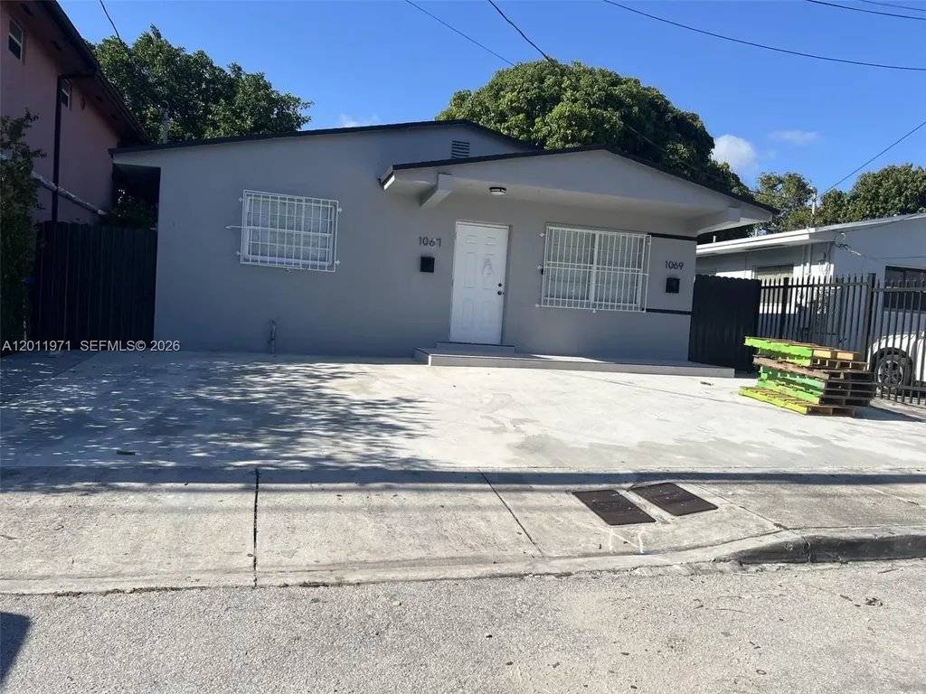 1067 NW 24th Street Miami FL 33127