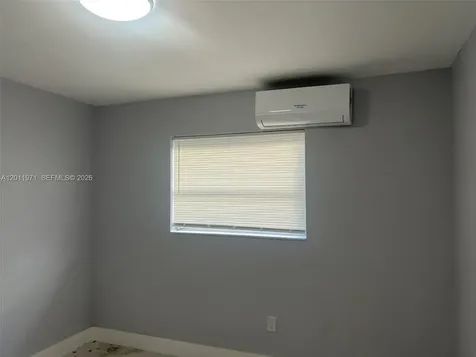 1067 NW 24th Street Miami FL 33127