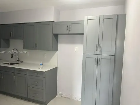 1067 NW 24th Street Miami FL 33127