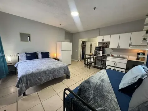 3700 Collins Avenue Miami Beach FL 33140