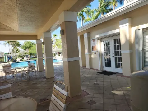 4250 SW 72nd Terrace Davie FL 33314