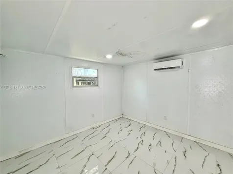 950 NW 109th Street Miami FL 33168