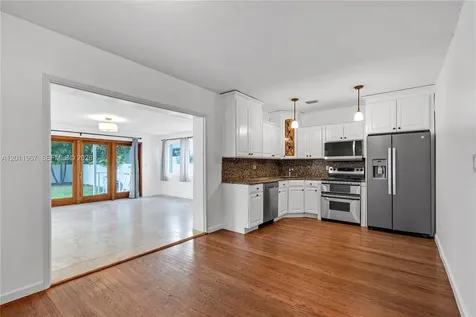 260 SW 29th Road Miami FL 33129