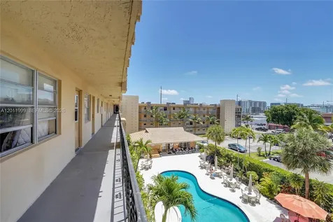 2145 Pierce Street Hollywood FL 33020