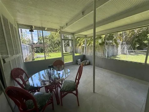 115 SE 2nd Street Dania Beach FL 33004