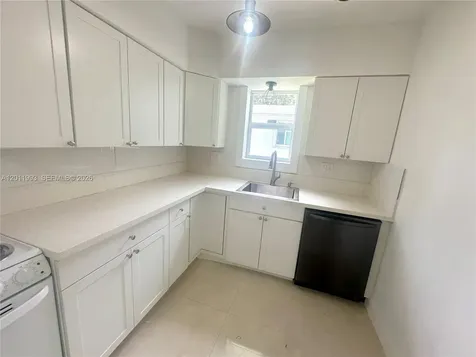 115 SE 2nd Street Dania Beach FL 33004