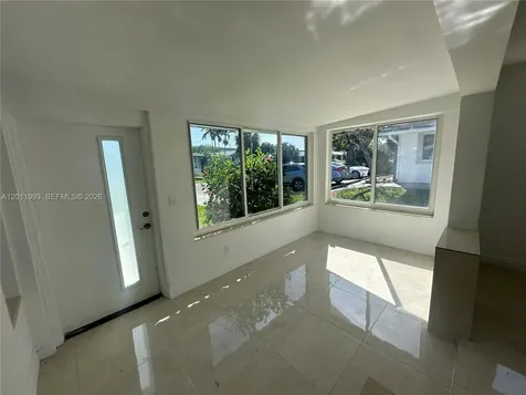115 SE 2nd Street Dania Beach FL 33004