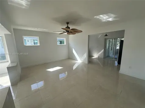 115 SE 2nd Street Dania Beach FL 33004