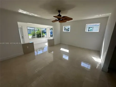 115 SE 2nd Street Dania Beach FL 33004